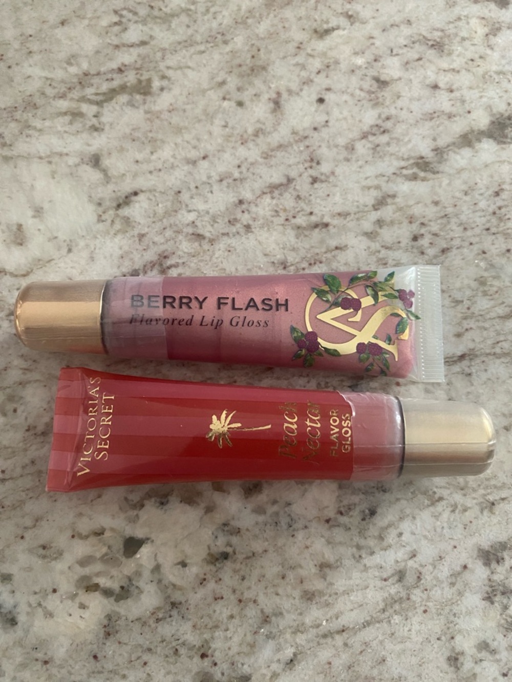 Victoria's Secret Berry Flash & Peach Nectar Lip Gloss Duo NWT & sealed - Picture 2 of 4